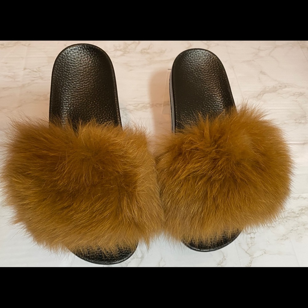 Fur slides size 7, 8, 9, 10